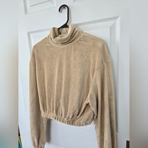 Long sleeve crop top